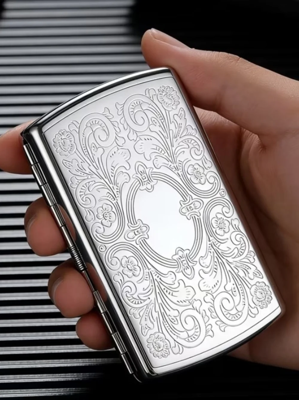 SILVER FLORAL METAL CIGARETTE CASE / WALLET